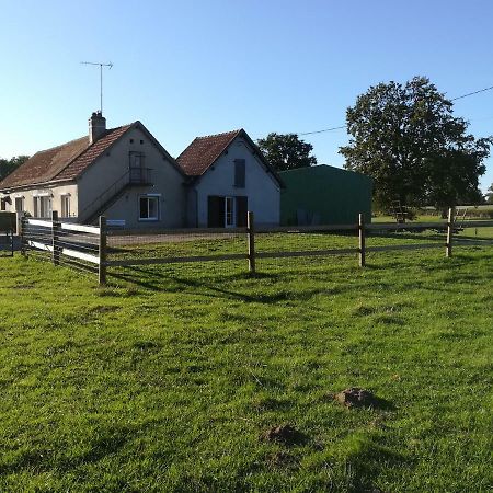 Maison A La Ferme Saint-Aubin-le-Monial Exteriér fotografie